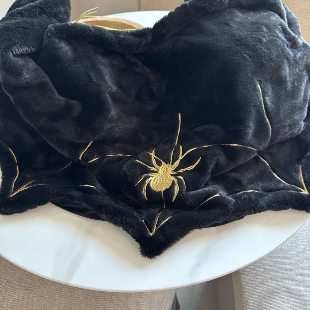 Christian Lacroix Faux Fur Spider Halloween Embroidered Mantle Scarf Throw – EUC
